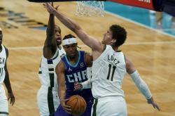 开云体育官网-包含黄蜂鏖战雄鹿，费沃斯打破历史纪录的词条