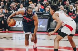 开云足球直播-猛龙队发挥不俗，实力逐渐暴露