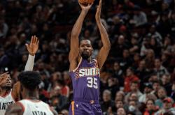 开云体育登录-澳大利亚男篮险胜鹈鹕，利拉德一己之力扛起全队的简单介绍