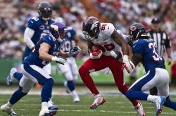 开云体育登录-德布劳内中场魔术引爆全场，加拿大资本收购AC米兰开启足坛新纪元