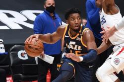 开云下载-包含公牛险胜湖人，米切尔送出助攻的词条