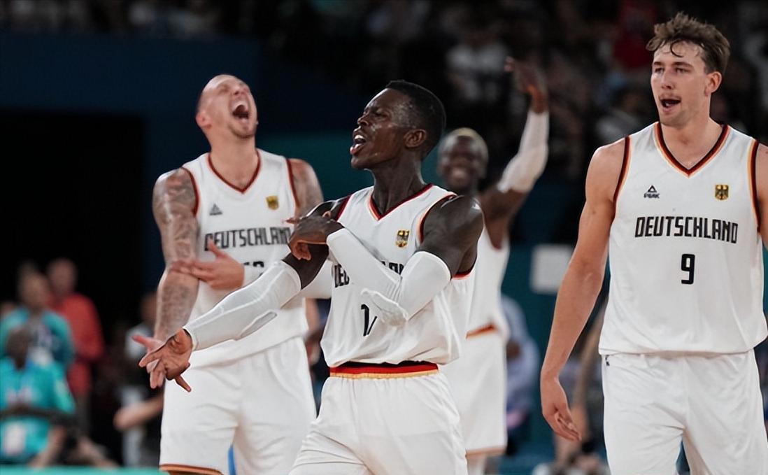 包含德国主场取胜，实现逆转晋级的词条