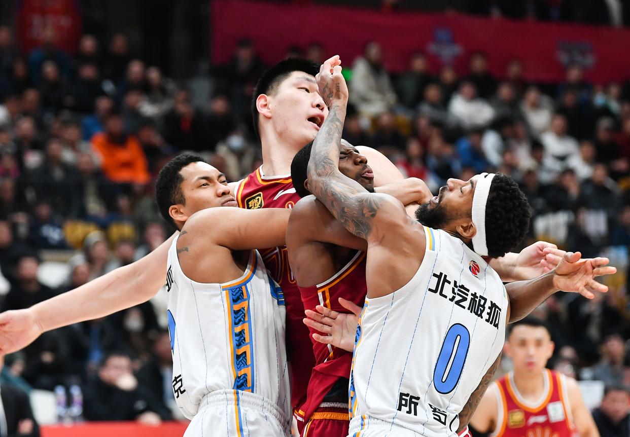 关于双北球队上演激烈对抗，赛事中的亮点纷呈的信息