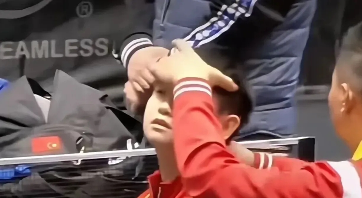 印度羽毛球队鏖战日本羽毛球队，马琳统治全场