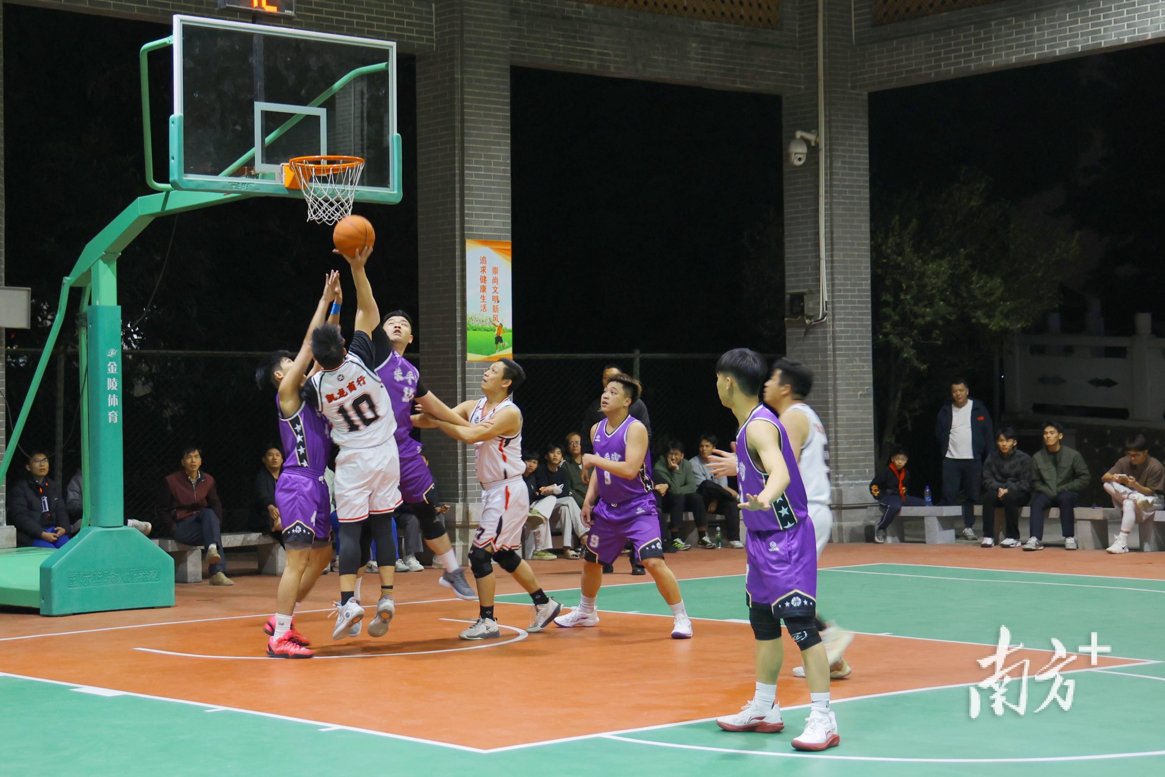 包含奥运篮球赛事集锦播出，精彩纷呈的词条