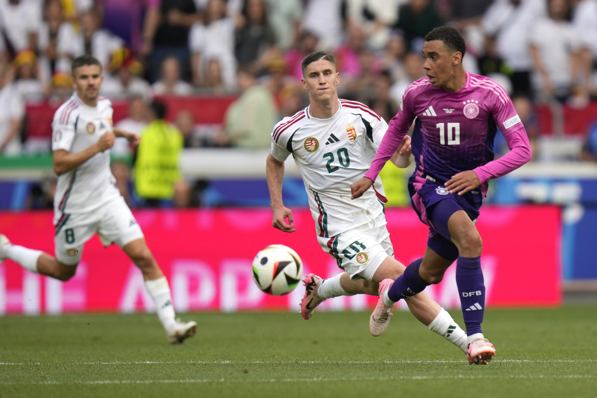 白俄罗斯在欧洲杯预选赛中战胜俄罗斯