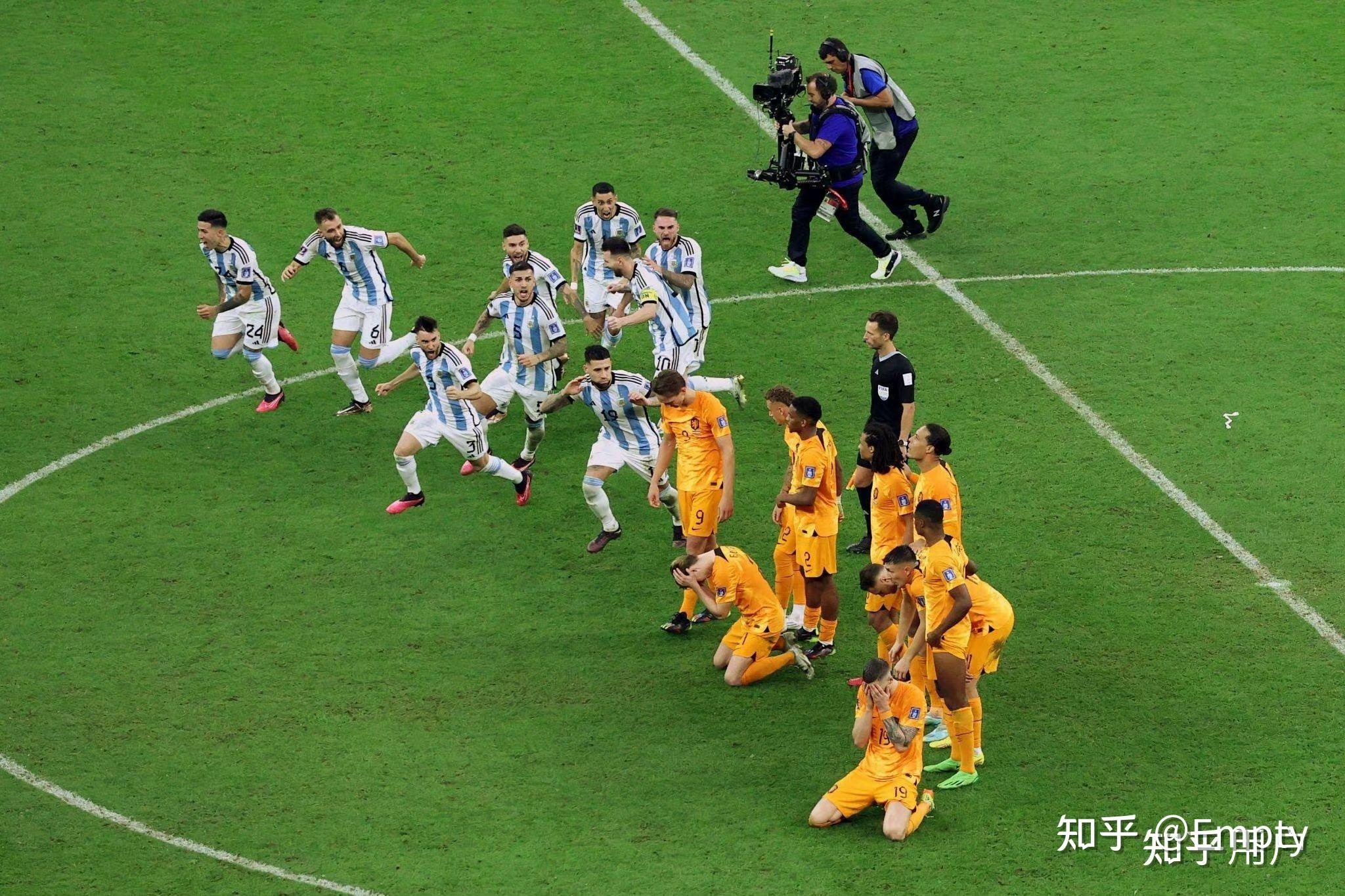 包含克罗地亚队浴血奋战，晋级世界职业联赛半决赛的词条