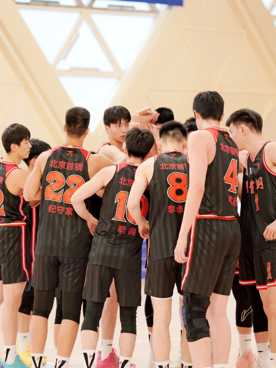 战术调整改写比分命运，团队合力迎接胜利的简单介绍