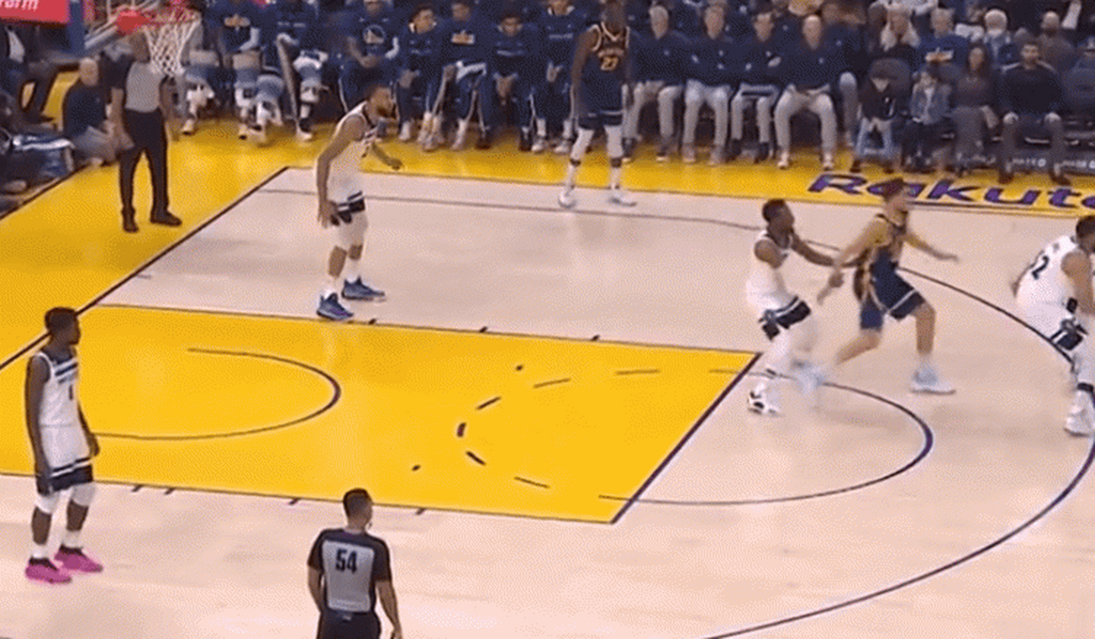 关于勇士主帅科尔批评队员技战术的信息