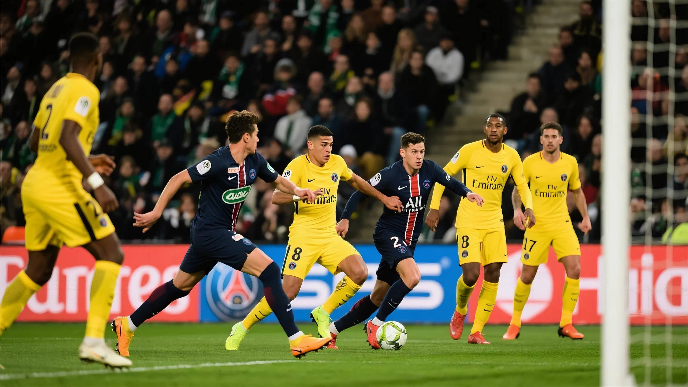 巴黎圣日耳曼主场战平南特，暂居次席的简单介绍