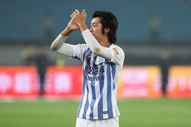 富力全队合力作战，赢得胜利