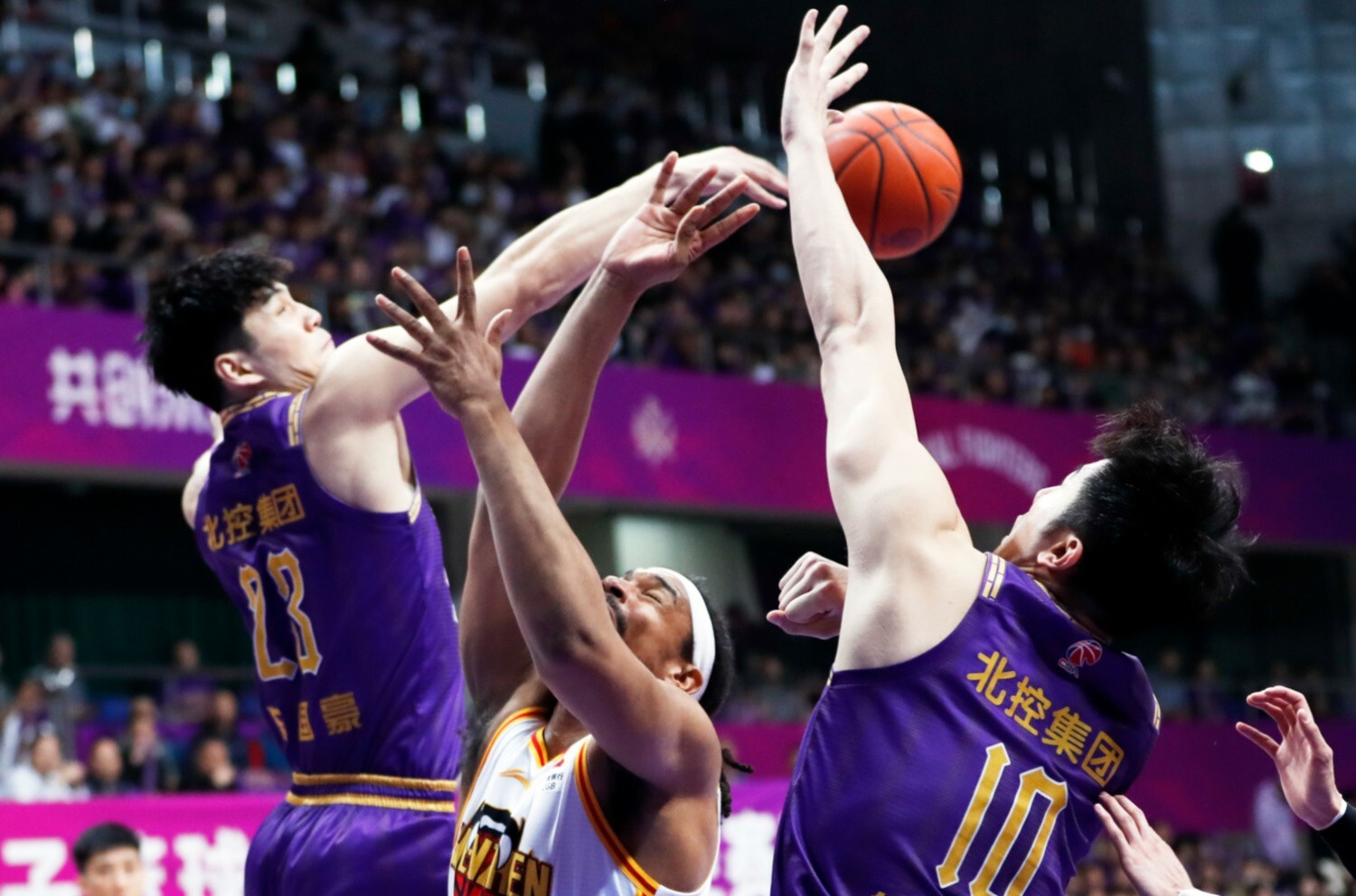 北京队绝杀广州队，库里惊艳四座