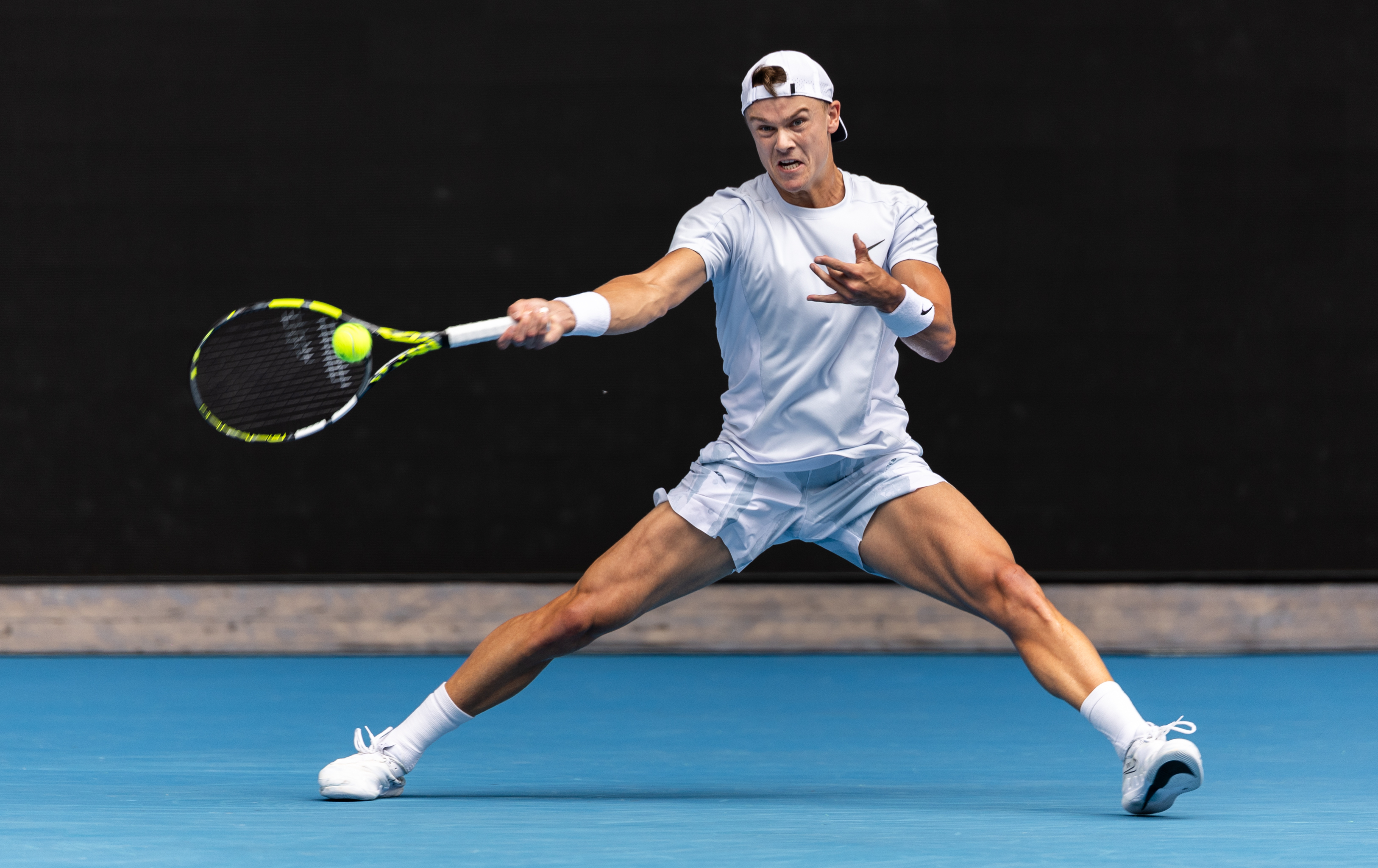 澳网逆转联合杯，辛纳点燃赛场