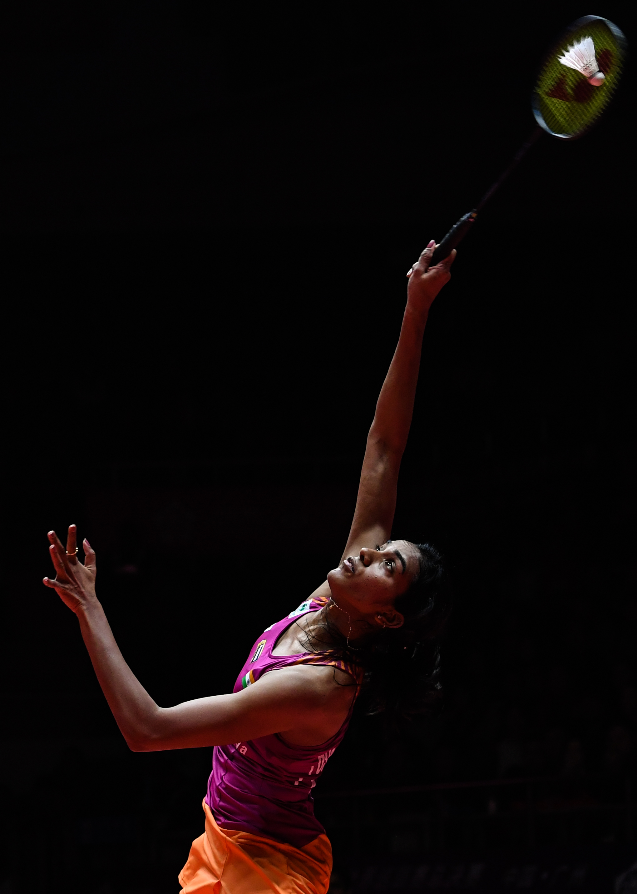 包含英格兰羽毛球队轻取日本羽毛球队，辛杜绝境逆转的词条