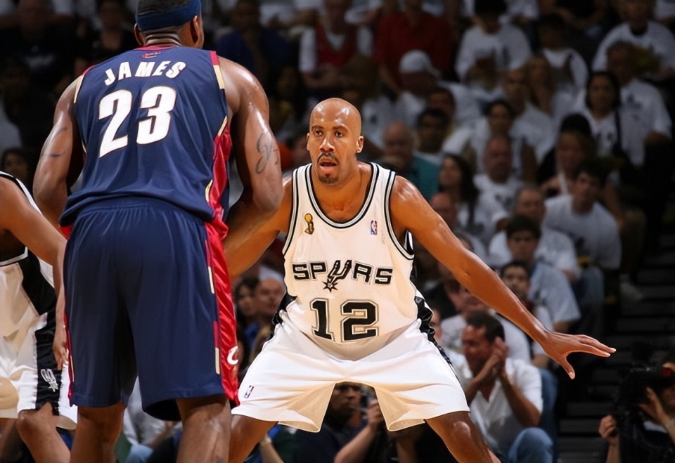 骑士横扫太阳，浓眉哥关键制胜