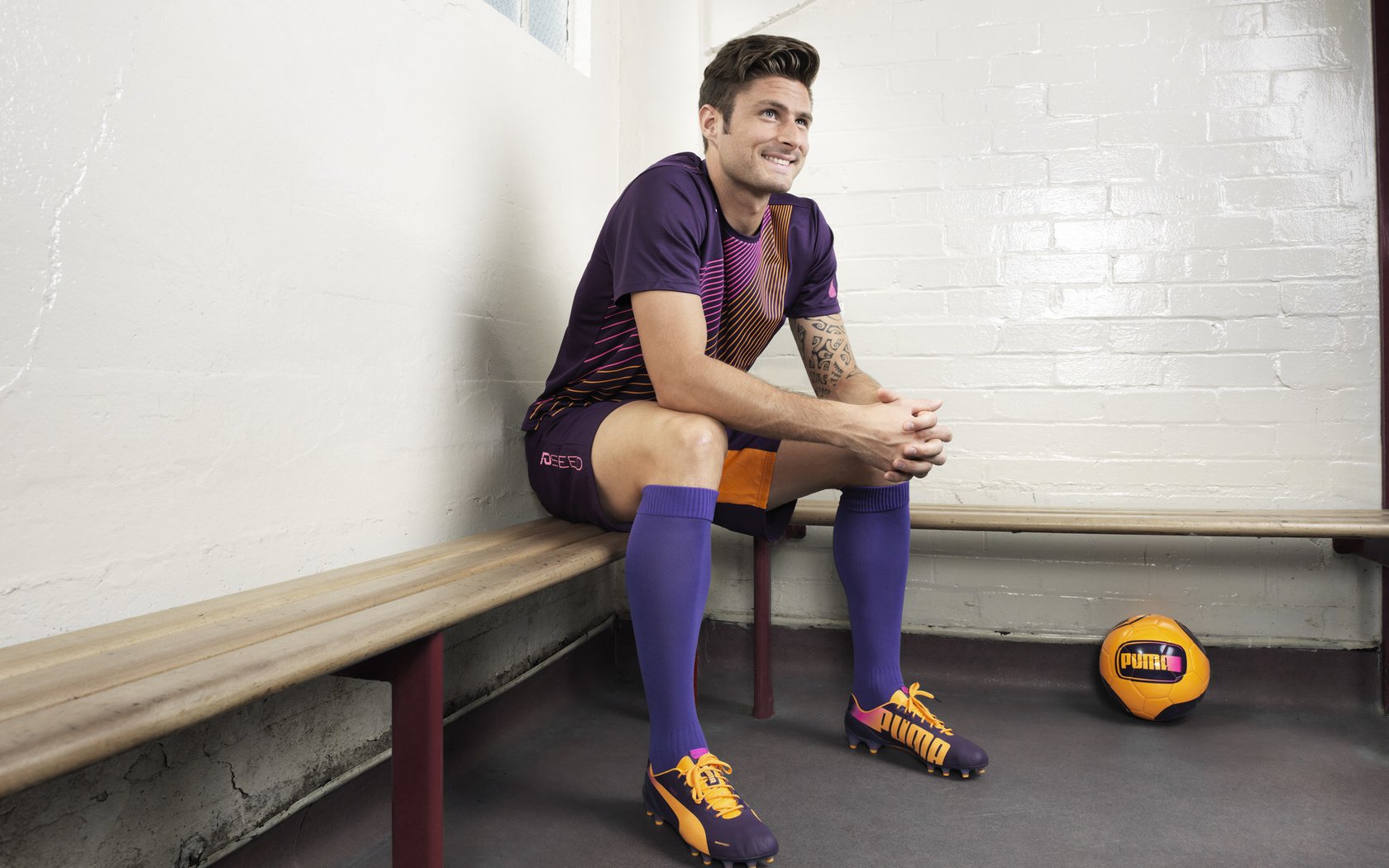 铁血红黑踏平郁金香防线，拉亚神扑铸就关键先生传奇